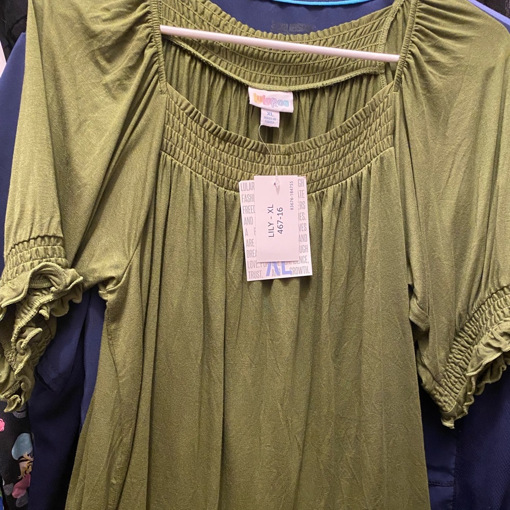Lularoe lily top new